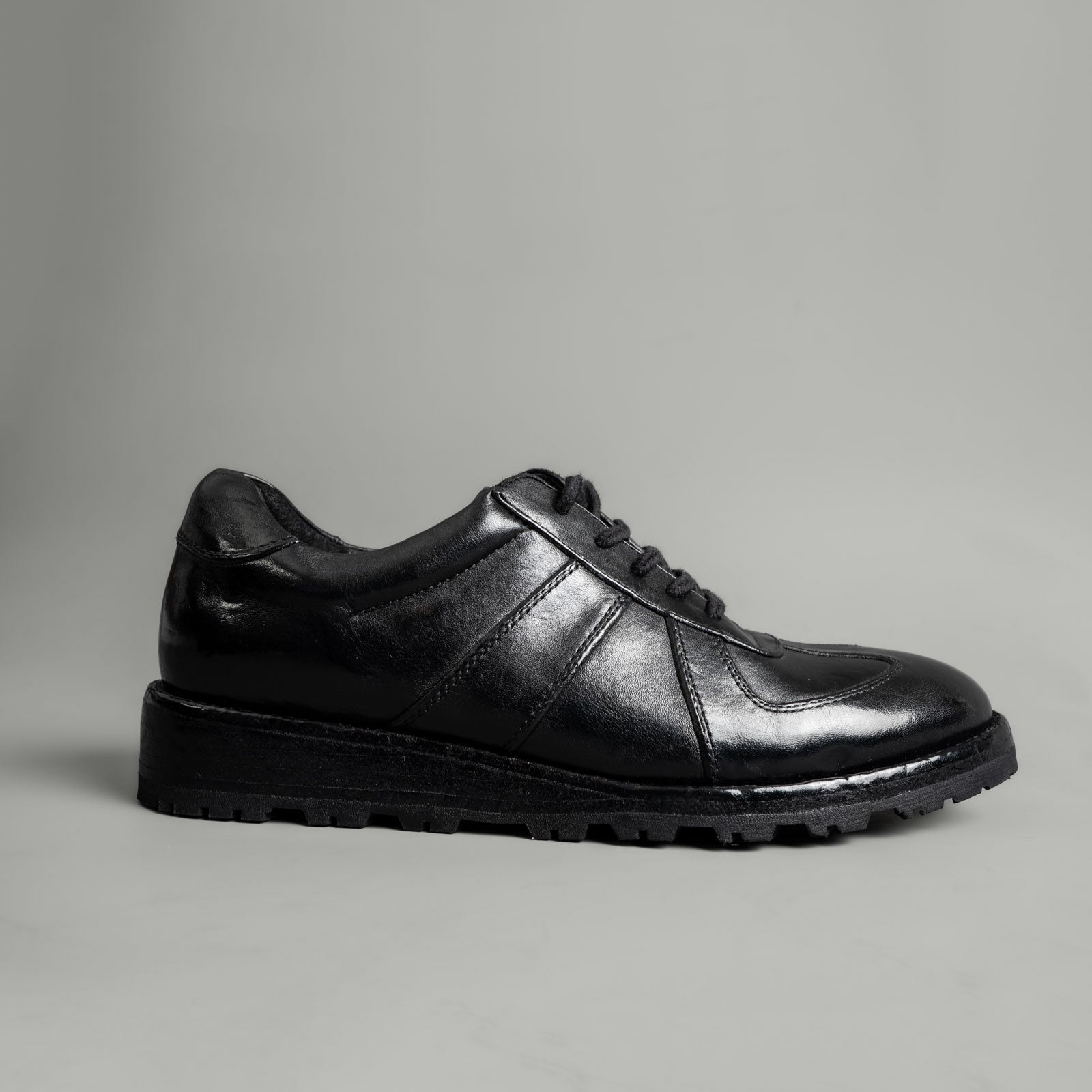 Washed Polished Leather Lug Sole Shoes