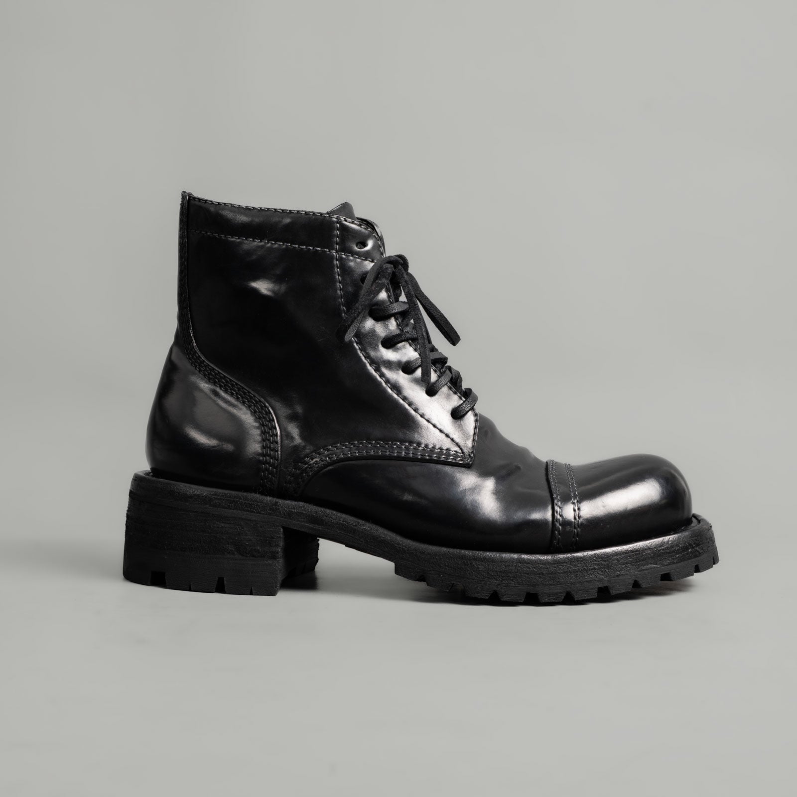 Washed Shell Cordovan Vibram Boots Black